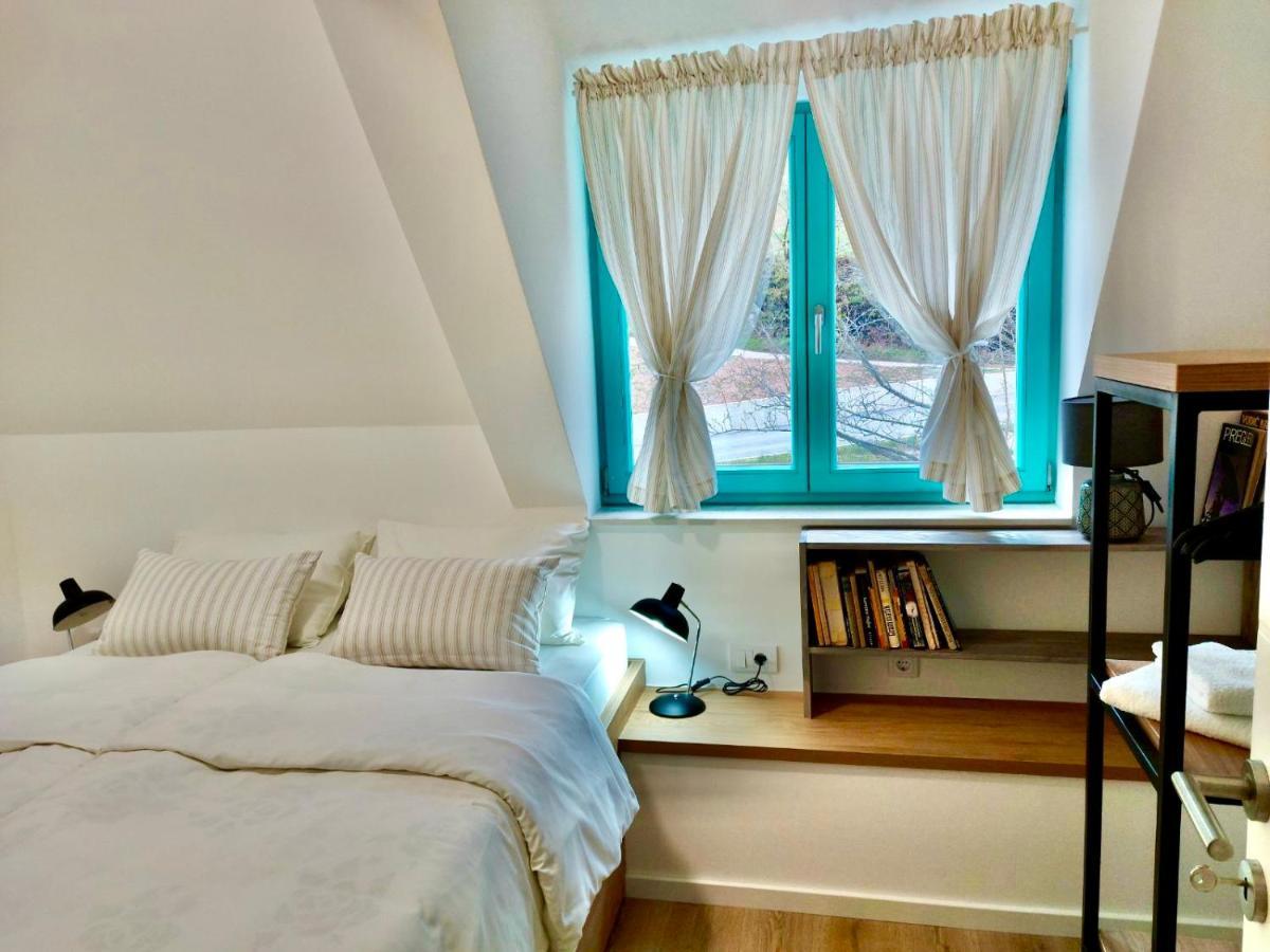 Legat Kuca Za Odmor Hotel ปาเล ภายนอก รูปภาพ